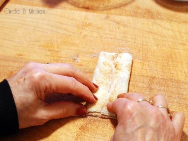 Izvrstne cimetove rolice iz 3 sestavin